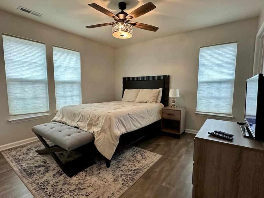 Cozy And Luxury Home Raleigh Exterior photo